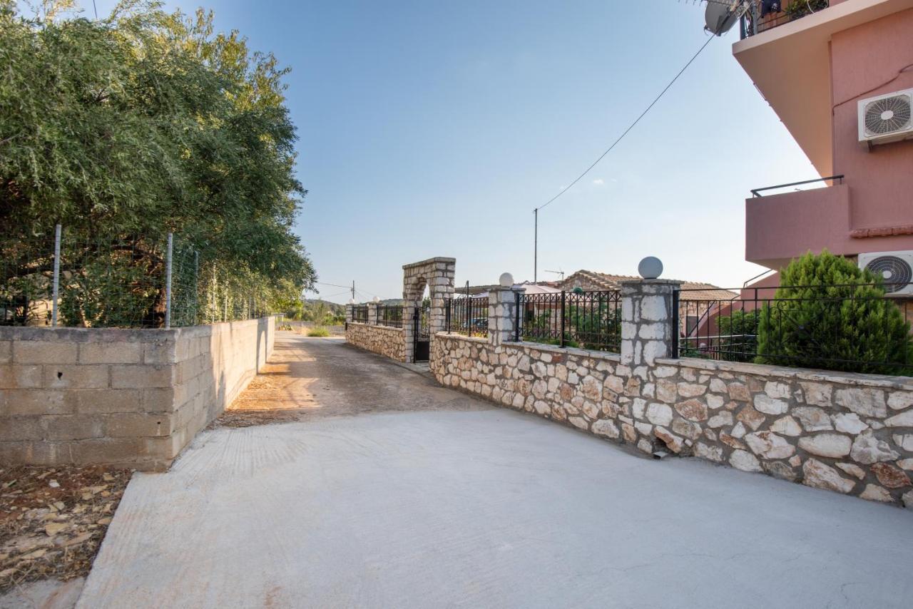 Sofia'S Apartments Razata ภายนอก รูปภาพ