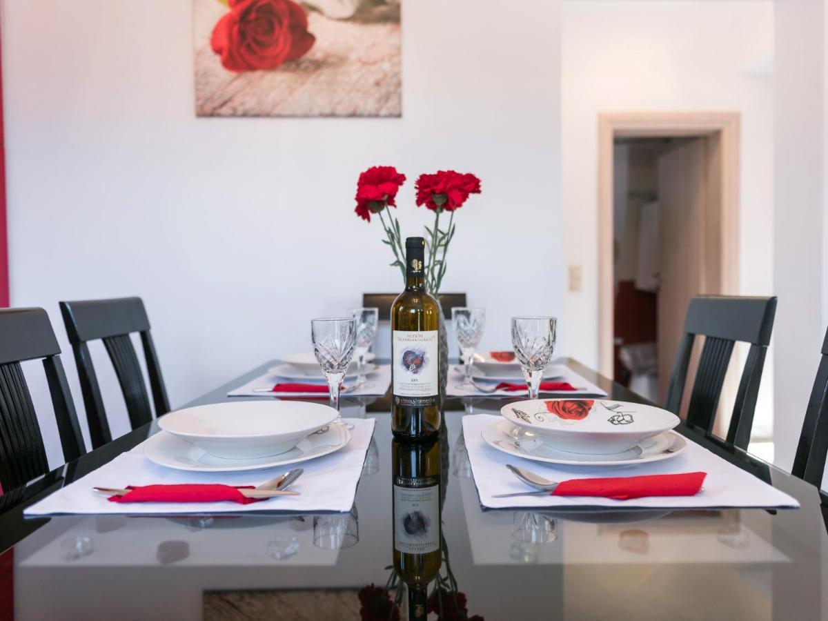 Sofia'S Apartments Razata ภายนอก รูปภาพ